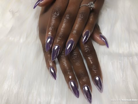 Purple Chrome Stiletto Nails Glam #paintobsessed Chrome Nails On Dark Skin, Chrome Stiletto Nails, Nails On Dark Skin, Pink Purple Nails, Nails Sns, Black Chrome Nails, Purple Chrome Nails, Best Nail Colors, Shiny Nails Designs