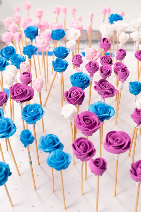 How to Make Pretty Royal Icing Toothpick Roses | The Bearfoot Baker Summertime Cookies, Cookie Flowers, Homemade Sprinkles, Decorating Desserts, Icing Designs, Nurse Cookies, Royal Icing Templates, Icing Transfers, Decorative Cookies