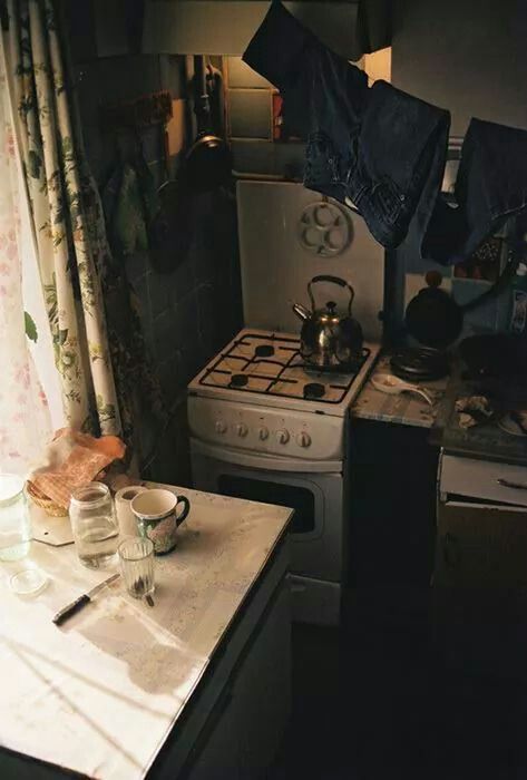 I love it Ushuaia, Ideas Vintage, Trendy Bedroom, Bedroom Vintage, Apartment Kitchen, Tea Kettle, Decor Rustic, Metropolis, 인테리어 디자인