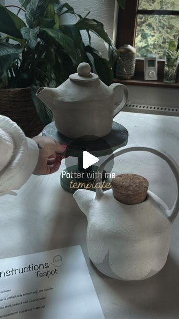 pottery | handbuild | mindfulness on Instagram: "Potter with me 🫖 - teapot 2.0  Template time, you can find it via the link in my bio (only until 17.05.2024)💃🏽💃🏽  Since this was one of my first templates and also one of the more popular ones, I thought I’d bring it back since most of you found this account later on. I’ve made a few adjustments and added a lid. Of course, you can also pottery this the way, with the handle up top or with a cork. 🫶🏼  I hope some of you are happy about this and have fun recreating it. 😊 And feel free to send me pictures anytime; I love seeing your creations.🫶🏼🫶🏼  #pottery #handbuild #handcrafted #clay #ceramics #teapot  #homemade #template" Tea Pot Pottery, Teapots Ceramic, Teapot Pottery, Pottery Tea Pot, Me Pictures, Throwing Clay, Slab Ceramics, Handmade Teapot, How To Make Clay