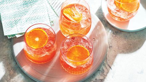 Mandarin Orange Mocktail - Sobeys Inc. Orange Mocktail, Citrus Drinks, Homemade Iced Tea, Orange Cocktail, Making Iced Tea, Fresh Strawberry Pie, Orange Cocktails, Italian Soda, Iced Tea Recipes