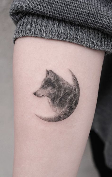 Kurt Tattoo, Wolf Girl Tattoos, Simple Wolf Tattoo, Wolf And Moon Tattoo, Lone Wolf Tattoo, Wolf Tattoos For Women, Luna Tattoo, Small Wolf Tattoo, Wolf Tattoos Men