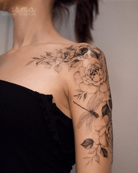 Feminine Tattoo Sleeves, Flower Tattoo Shoulder, Inspiration Tattoos, Cat Tattoos, Floral Tattoo Sleeve, Irezumi Tattoos, Flower Tattoo Sleeve, Tiny Tattoo, Shoulder Tattoos For Women