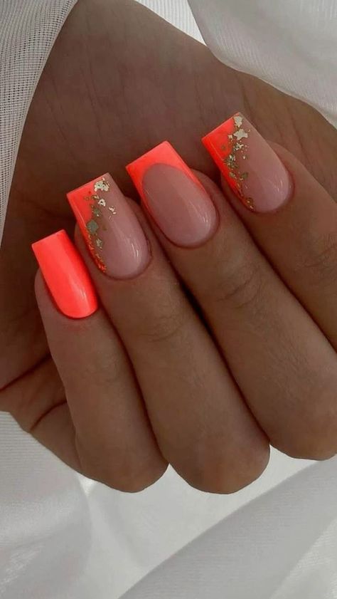 Coral Holiday Nails, Coral French Tip Nails, Coral Pink Nails, Coral Nails With Design, Holiday Acrylic Nails, Coral Nails, Beach Nails, Christmas Nail Designs, French Tip Nails