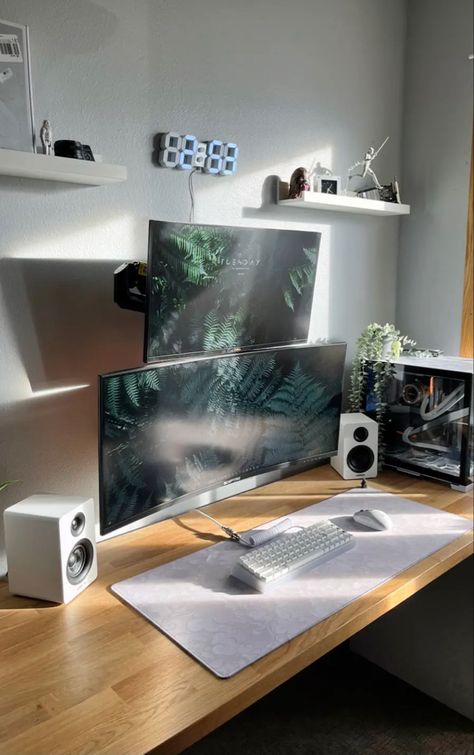 Japanese Gaming Setup, White Oak Desk, Workspace Aesthetic, Games Room Inspiration, Setup Inspiration, Dream Setup, Black White Bedrooms, Setup Gaming, Computer Desk Setup