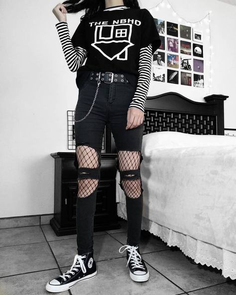 Increíbles outfits: Soft Dark Aesthetic – MADLY AESTHETIC Egirl Fashion, E Girl Outfits, Skater Girl Outfits, Alt Outfits, Aesthetic Grunge Outfit, Punk Outfits, Swaggy Outfits, Mode Inspo, Alternative Outfits