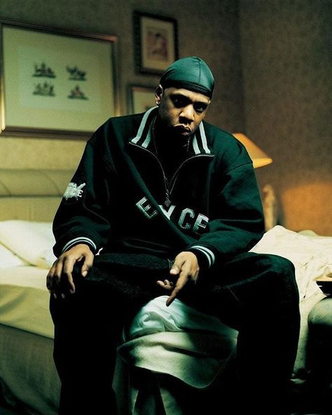 Hovstorian on Instagram: “Jay-Z, photographed during a press call at the Lanesborough Hotel in London by Derrick Santini in November 1998. At the time Jigga was…” Joey Badass, History Of Hip Hop, Hip Hop Classics, Swag Pics, Drippy Outfit, Custom Shoes Diy, Def Jam, Rap God, Dope Outfits For Guys