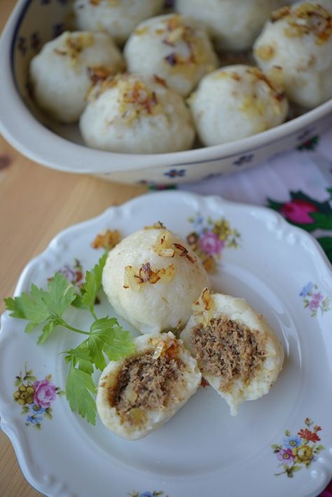 Filled Dumplings, Polish Dumplings, Beef Dumplings, Meat Dumplings, Eastern European Recipes, Raw Potato, Potato Dumplings, Easy Chicken Breast, Ukrainian Recipes