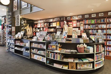 Main Counter Bookstore Checkout Counter, Bookstore Counter, Stores Aesthetic, Cashier Counter Design, Stationery Store Design, Bookstore Ideas, Bookstore Design, Retail Counter, Stationary Store