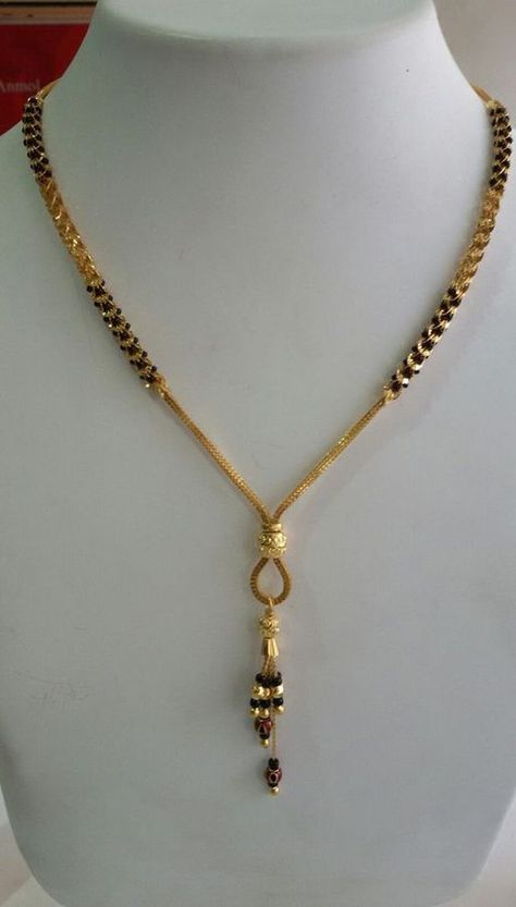 Black Beeds Chain Indian Gold Short, Fancy Mangalsutra Designs Gold, Mini Mangalsutra Designs Gold, Nallapusalu Designs Gold Short, Mini Mangalsutra, Diamond Nosepin, Locker Designs, Mangalsutra Chain, Mangalsutra Design