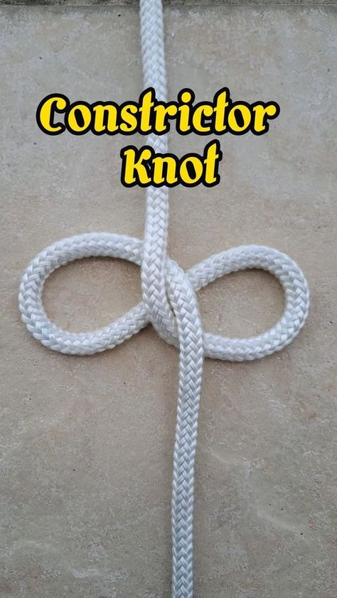 Constrictor Knot Tutorial, Constrictor Knot, Paracord Uses, Animated Knots, How To Tie A Knot, Camper Maintenance, Camping Knots, Strong Knots, Survival Knots