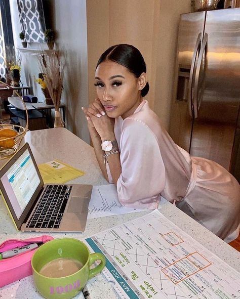 Black Girls Luxury Lifestyle, Life Goals Future, Business Baby, Small Business Inspiration, Life Vision Board, Neuer Job, Rich Girl Lifestyle, Luxury Lifestyle Dreams, Career Woman