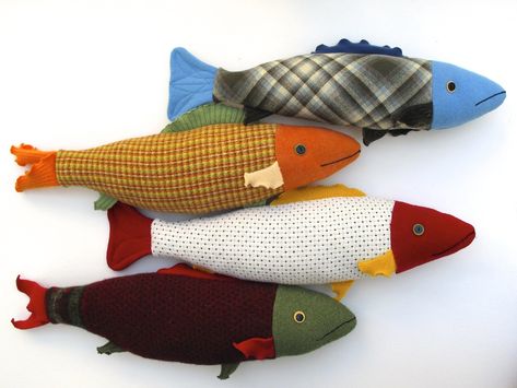 Stuffed Fish, Fish Pillow, Fabric Fish, Summer Fishing, Fish Crafts, Fabric Toys, Creation Couture, Sewing Toys, Fabric Projects