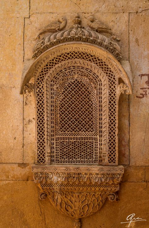 Jarukha Design, Figur Mehndi, Rajasthani Haveli, Royal Doors, Victorian Exterior, Rajasthani Art, House Wall Design, Ancient Indian Architecture, Mughal Architecture