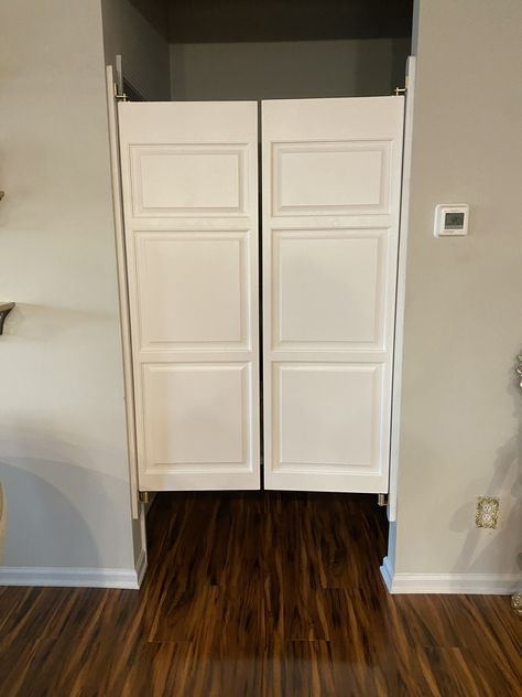 5 Things You Should Know About Swinging Doors. Learn About the Best Swinging Doors Available. Swinging Saloon Doors Ideas, Swinging Closet Doors, Swinging Doors Bathroom, Swinging Bathroom Doors, Diy Swinging Doors, Swinging Doors Kitchen Pantry Ideas, Bathroom Saloon Doors, Diy Saloon Doors, Swinging Doors Kitchen