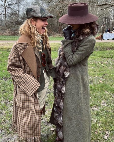 Maria de la Orden (@mariadelaord) • Instagram photos and videos Countryside Outfit, Countryside Fashion, British Country Style, Country Attire, Country Style Outfits, Country Casual, Winter Inspo, Shotting Photo, Good Weekend