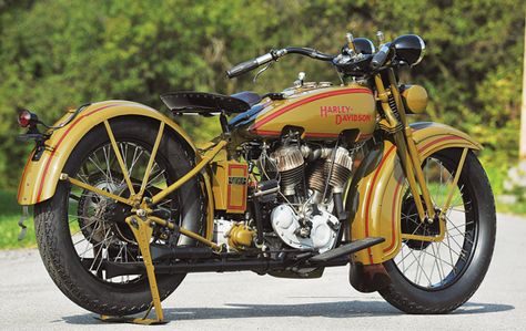 Vintage Motorcycle Photos, Motorcycle Classic, Harley Davidson Trike, Touring Motorcycles, Antique Motorcycles, Classic Harley Davidson, American Motorcycles, Harley Davidson Touring, Touring Bike