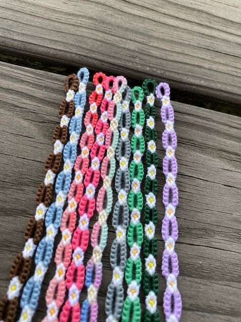 Arrowhead Bracelet, Frankfort Kentucky, Selling On Instagram, Handmade Friendship Bracelets, Bracelets Patterns, Diy Friendship Bracelets Patterns, Daisy Bracelet, Friendship Bracelets Diy, Chain Bracelets