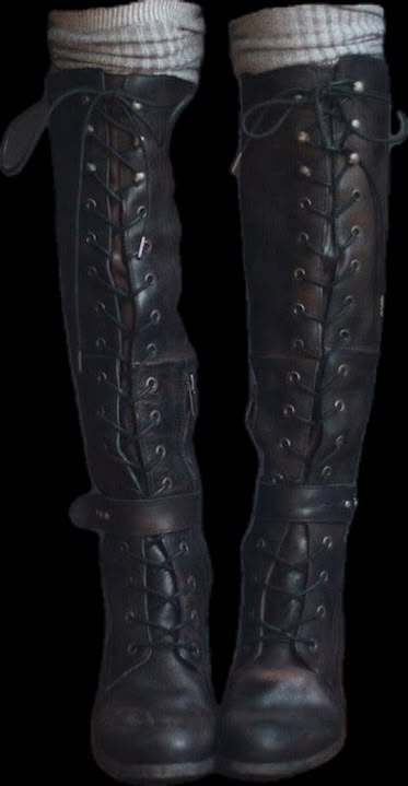 Boot Heels Aesthetic, Vampire Boots, Combat Boots Aesthetic, Flat Boots Outfit, Gothic Boots, Heels Aesthetic, 60 Degrees, Alternative Outfits, Dream Shoes