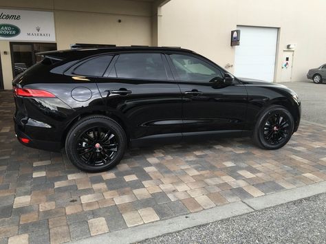 Ebony Black Jaguar F-Pace Pictures - Jaguar F-Pace Forum Jaguar Fpace, Jaguar Suv, Jaguar Auto, Luxury Crossovers, Jaguar F Pace, Black Jaguar, Car Repair Service, Volkswagen Touareg, Diesel Cars