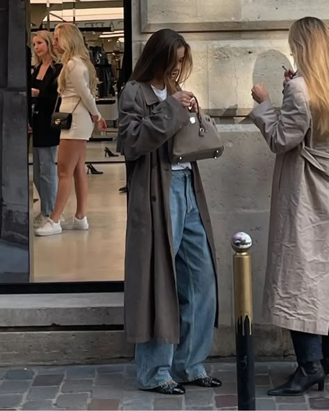 Instagram Aesthetic Trench Coat, Trench Coat Aesthetic, Trench Coat Outfit Winter, Trench Coat Outfit Fall, Fall Aesthetic Fashion, Trench Coat Outfit Ideas, Fall Trench Coat, Coat Aesthetic, Coat Outfit Winter