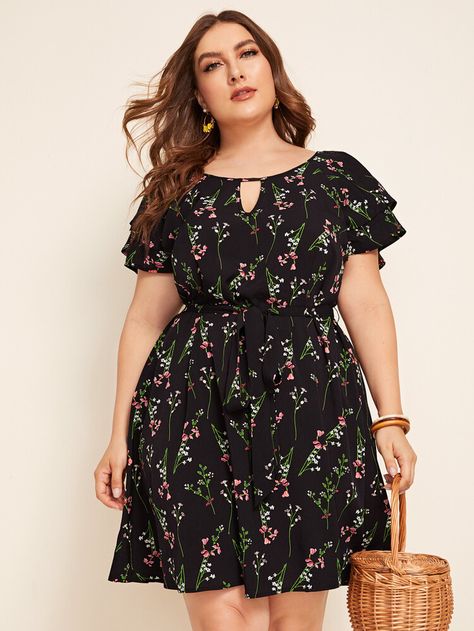 Plus Keyhole Neck Butterfly Sleeve Belted Dress | SHEIN USA Keyhole Neck, Butterfly Sleeve, Cooler Look, African Design Dresses, Curvy Dress, Plus Size Fashion For Women, African Dress, Curvy Fashion, Belted Dress