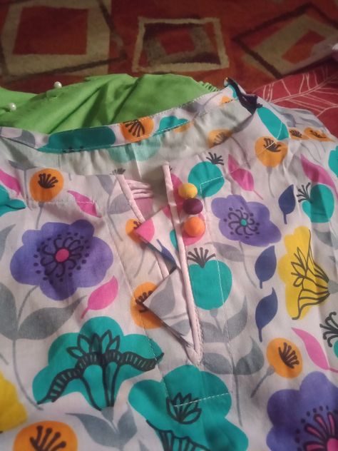 Kapry Designs, Printed Neck Design, Stylish Neck Designs, Suit Neck Design, Pakistani Kids Dresses, Lawn Shirt Design, Designs Kurti, Gala Designs, Suit Neck