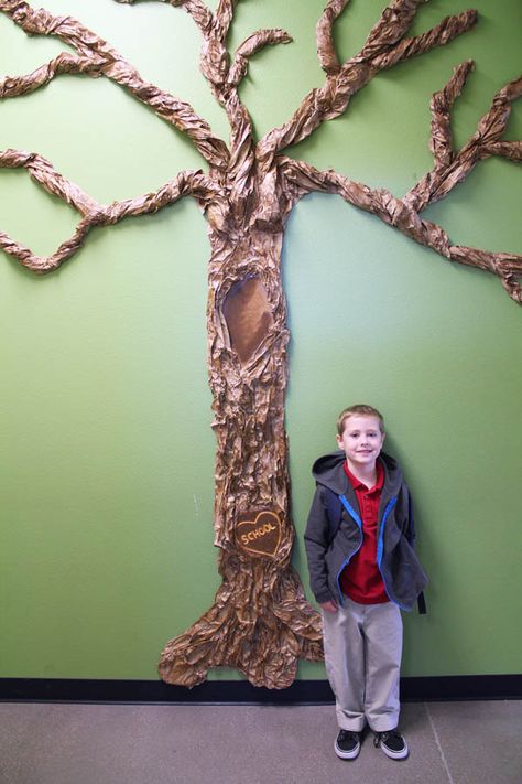 Making a  Giant Classroom Tree for my Kindergartener Paper Tree Classroom, Tree Classroom, Classroom Tree, Deco Jungle, Tree Study, Giant Tree, Diy Tree, Paper Tree, Classroom Walls