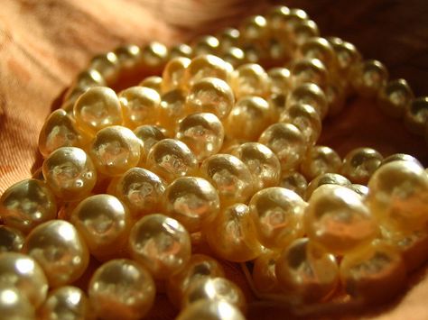 pearls Gold Jewels Aesthetic, Razias Shadow, Anna Olson, Midas Touch, Golden Pearl, Yellow Pearl, Wear Pearls, Light Film, Gold Digger