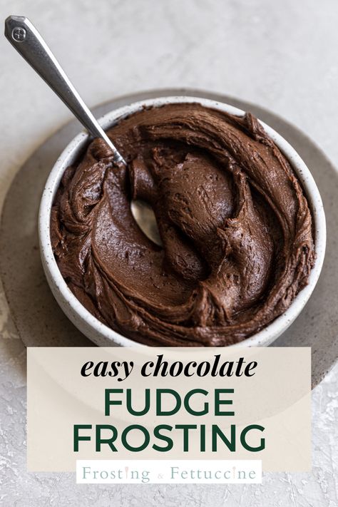 Chocolate Frosting Designs, Buttercream Sculpting, Chocolate Fudge Frosting Recipe, Fudge Frosting Recipe, Homemade Chocolate Icing, Fudge Cake Filling, Fudge Icing Recipe, Best Chocolate Frosting Recipe, Best Frosting