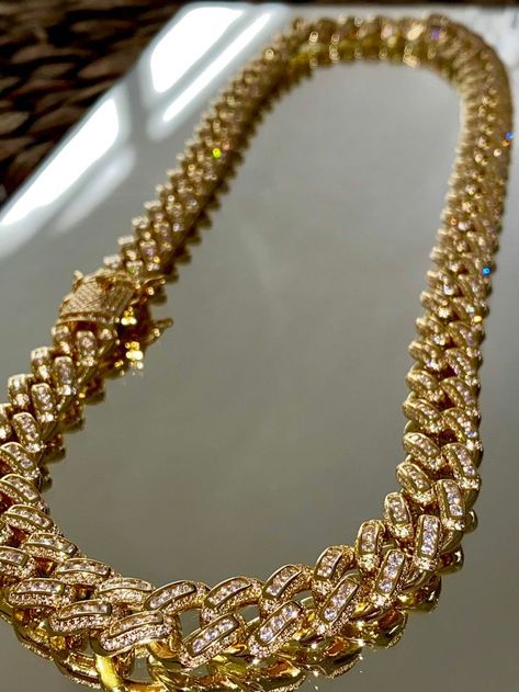 Exclusive Look Gold Diamond Chains For Men, Mens Jewelry Fashion, Opals Jewelry, Mens Gold Chain Necklace, Cuban Link Chain Men, Real Gold Chains, Gold Cuban Link Chain, Miami Cuban Link Chain, Miami Cuban Link