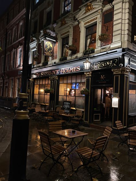 London Weather Aesthetic, British Lifestyle Aesthetic, London Bar Aesthetic, London Aesthetic Grunge, London Cafe Aesthetic, Transport Aesthetic, London Streets Aesthetic, Rainy Cafe, London Downtown