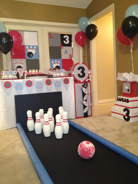 Homemade bowling lane for kids' bowling party Homemade Bowling Alley, Bowling Themed Party, Bowling Gender Reveal Ideas, Kids Bowling Party Ideas, Bowling Gender Reveal, Bowling Decor, Bowling Birthday Party Decorations, Diy Bowling Game, Bowling Decorations