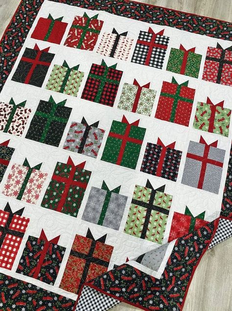 10+ Christmas Quilt Patterns For Modern Quilters | Designed to Quilt Christmas Present Quilt, Modern Christmas Quilt, Tree Quilt Block, Christmas Quilting Projects, Christmas Quilt Blocks, Christmas Tree Quilt, Table Runner Size, Cottage Quilt, Christmas Quilt Patterns