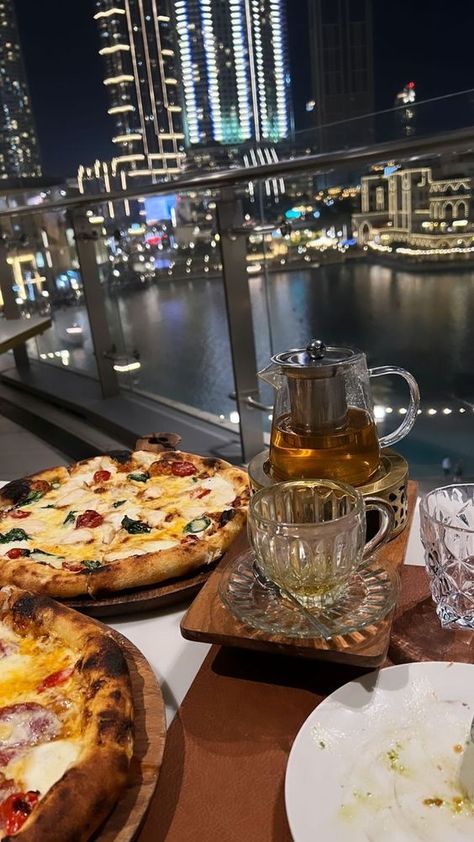 Dubai Ig Story, Dubai Food Snapchat, Dinner Date Aesthetic, Dubai Food, Catering Ideas Food, Dinner Restaurants, Dubai Shopping, Food Carving, Fancy Food