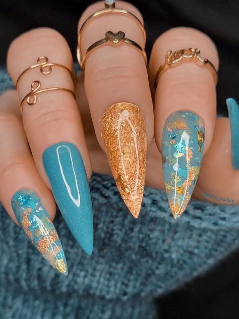 Cold Nails, Autumn 24 Nails, Gold Turquoise Nails, Dip Powder Nails Fall 2024, Dark Teal And Gold Nails, Teal Black And Gold Nails, Teal With Gold Nails, Teal Fall Nails, Teal Glitter Nails Acrylic