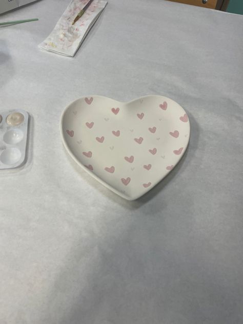 Love Heart Pottery Painting, Clay Heart Plate, Heart Pottery Plate, Heart Shaped Plate Pottery Painting, Heart Made Out Of Clay, Ceramic Heart Jewelry Dish, Aesthetic Ceramic Plate, Heart Trinket Dish Painting Ideas, Heart Plate Pottery