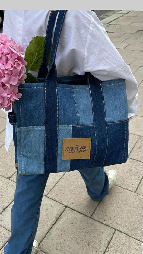 Denim Repurpose Ideas, Diy Denim Tote Bag, Reworked Bag, Aqua Bag, Denim Bag Patterns, Canvas Bag Design, Patchwork Tote Bags, Denim Crafts Diy, Upcycle Clothes Diy