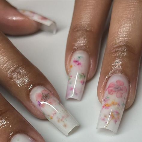 Milk Bath Nails Flowers, Milk White Nails, Dried Flower Nails, Milk Bath Nails, Bath Nails, Milk Nails, Milky Nails, Flower Nail Art, Milk Bath