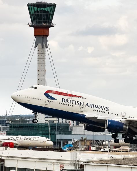 @heathrow__planespotter on Instagram: “@british_airways @boeing 747-400 on its way out of @heathrow_airport under the watchful eye of @natsaero for @cotswoldairport…” British Airways 747, Boeing 747 400, 747 400, Watchful Eye, Heathrow Airport, British Airways, Boeing 747, Heathrow, Travel Aesthetic