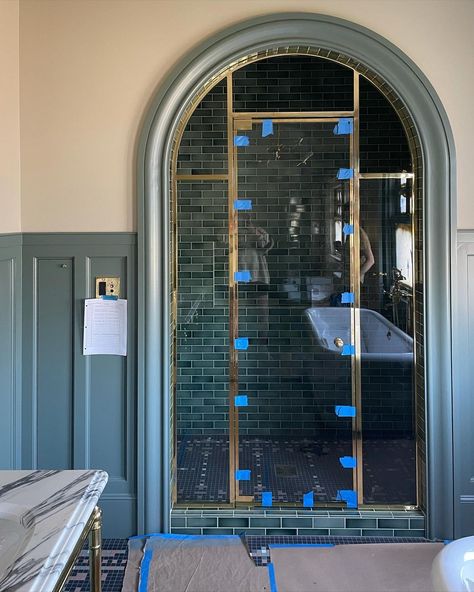 Jessica Helgerson on Instagram: “In tiny news, the shower door at Albee House and some of the vintage lights at our Brooklyn project got installed this week. . Grateful to…” Jessica Helgerson, Vintage Lights, Renovation Tips, Master Bath Remodel, Ensuite Bathroom, Shower Door, Bath Remodel, Beautiful Bathrooms, House Inspo