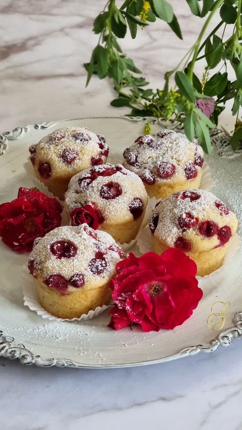 Muffins Citron Framboises au Cake Factory | Gourmandise Assia Chef Simon, Cake Factory, Mini Cheesecake, Cookies Et Biscuits, Cupcake Cakes, Biscuits, Cheesecake, Muffins, Chef