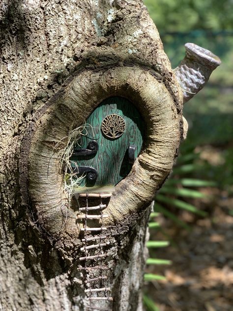 Iceland Elves, Chinese Garden Design, Fairy Garden Doors, Fairy Tree Houses, Fairy Garden Designs, Fairy Garden Crafts, Asian Garden, Faeries Gardens, Fairy Tree