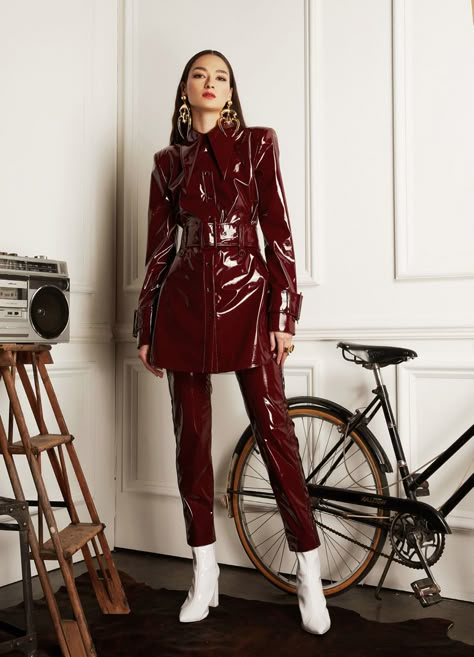 Victoria Hayes Patent Leather Outfits, Silhouette Mode, Brand Lookbook, Vinyl Fashion, Vinyl Dress, Vinyl Clothing, Legging Outfits, Shiny Clothes, Pvc Vinyl