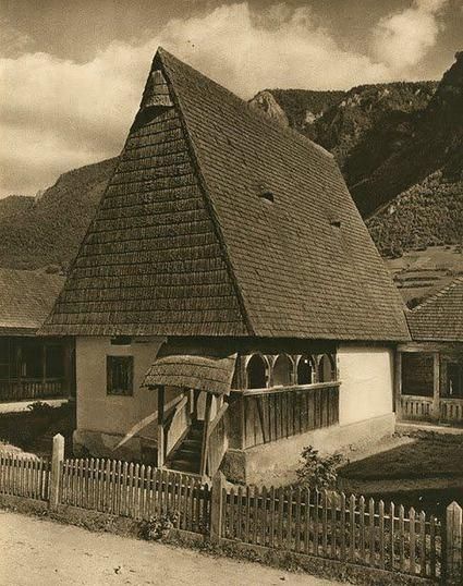 Traditional rural houses – romanian villages architecture | Romania Dacia Rural House, Traditional Houses, Vernacular Architecture, Traditional Architecture, Macedonia, Eastern Europe, Design Case, Albania, Estonia