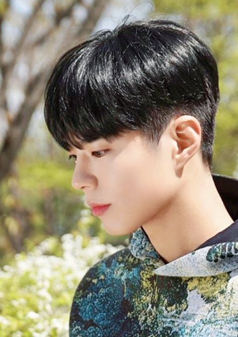 (1) Park Bogum / Twitter Hair Types Men, Mens Haircuts Straight Hair, Boys Haircut Styles, Two Block Haircut, Asian Man Haircut, Korean Men Hairstyle, Asian Haircut, Hair Style Korea, Asian Men Hairstyle