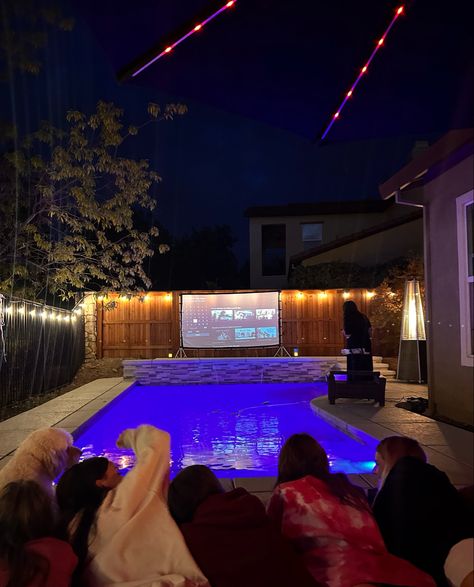 Grad Pool Party, Grad Party Theme, 14th Birthday Party Ideas, Mini Projector, Movie Party, 14th Birthday, Mood Humor, Grad Party, Grad Parties