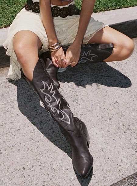 Cowboy Boots Cowgirl Boots Styled, Cowgirl Boots Outfit Aesthetic, Dresses And Cowgirl Boots, Knee High Cowboy Boots Outfit, Fall Manifestation, Cowboy Boots Outfit Summer, Cow Boy Boots, Style Cowboy Boots, Electric Picnic