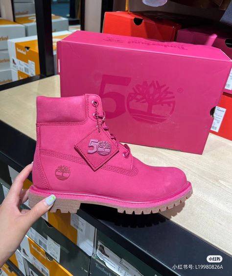 Pink Timberland Boots Outfit, Pink Timbs, Timbs Outfits, Pink Timberland Boots, Pink Wishlist, Pink Timberlands, Timberland Boots Outfit, Boots Timberland, 21st Birthday Photoshoot