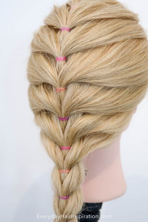 How To Fake French Braid For Beginners! ONLY ELASTICS No Braiding! Fake French Braid, French Braid For Beginners, Hairstyle For Beginners, Braid For Beginners, French Braid Hairstyle, Easy French Braid, French Plait, Hippie Braids, How To Braid